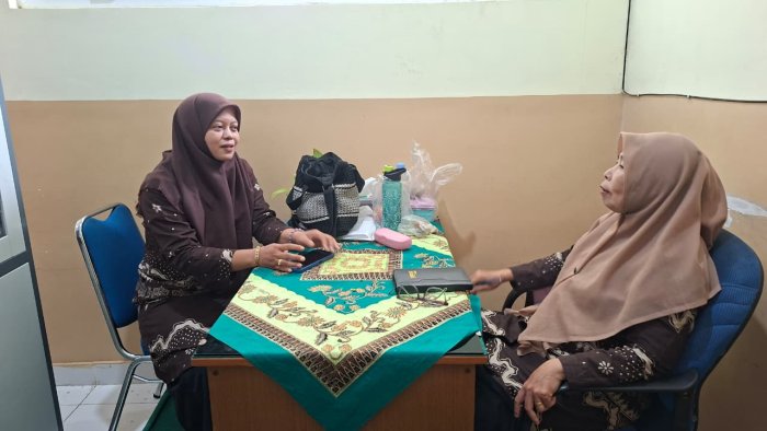 Guru Sri Indriyah, S.Pd.I Ikuti Pembinaan yang Dipimpin Kepala Madrasah MIN 4 Batang Hari Guru Sri Indriyah, S.Pd.I Ikuti Pembinaan yang Dipimpin Kepala Madrasah MIN 4 Batang Hari