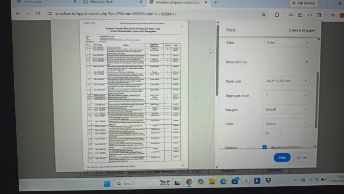 Staf Tata Usaha Yusuf Cetak LCKH Bulanan untuk Mendukung Tertib Administrasi Madrasah
