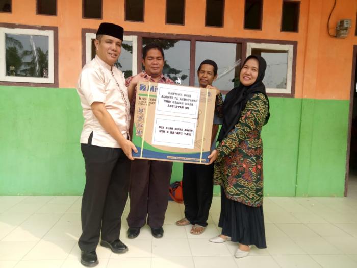 MIN 4 Batanghari menerima Bantuan dari universitas gajah mada yogyakarta