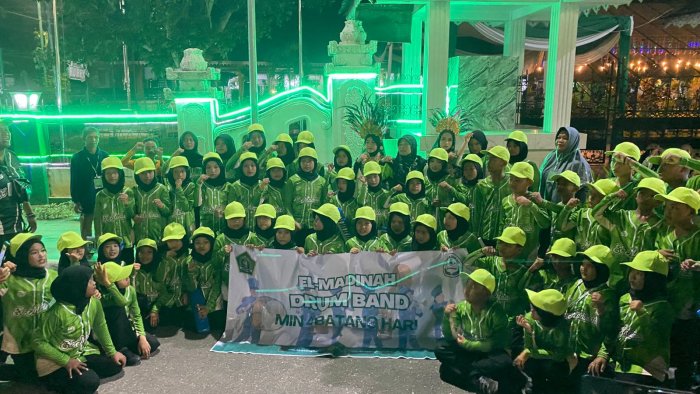 Tim Drumband El-Madinan MIN 4 Batanghari Unjuk Gigi di Aek Meliuk: Penampilan Perdana yang Menggebrak