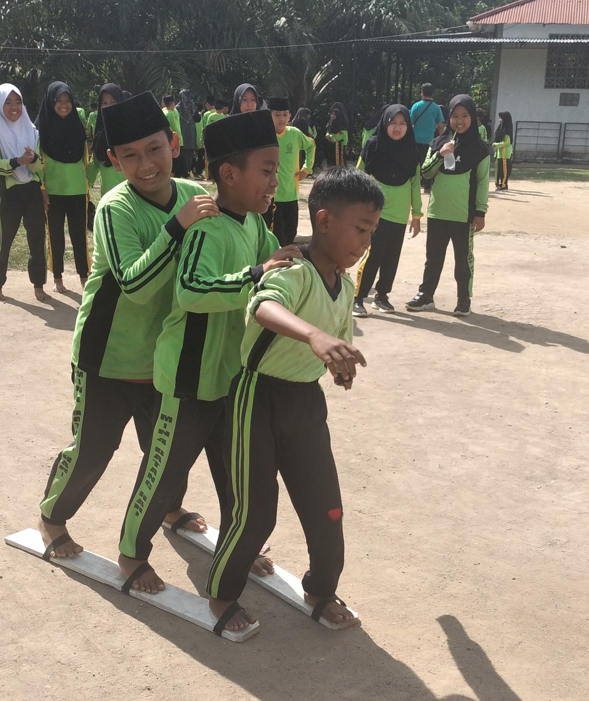 Meriah! MIN 4 Batang Hari Rayakan HUT RI Ke-80 dengan Berbagai Perlombaan Seru 