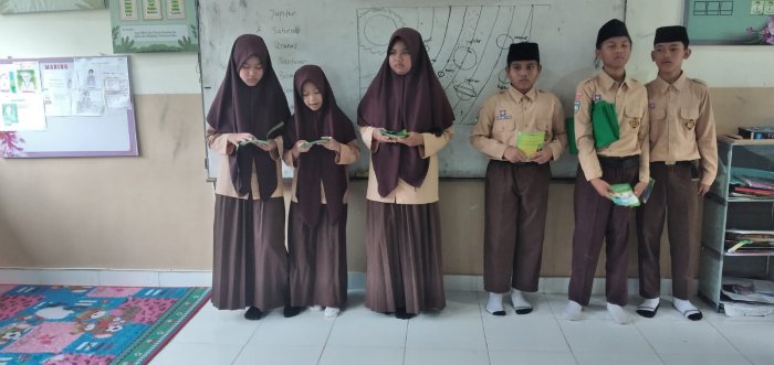 SMP IT Laksanakan Kegiatan Promosi Sekolah di MIN 4 Batang Hari