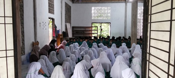 Yasinan Jumat di MIN 4 Batang Hari Perkuat Iman dan Kebersamaan Yasinan Jumat di MIN 4 Batang Hari Perkuat Iman dan Kebersamaan