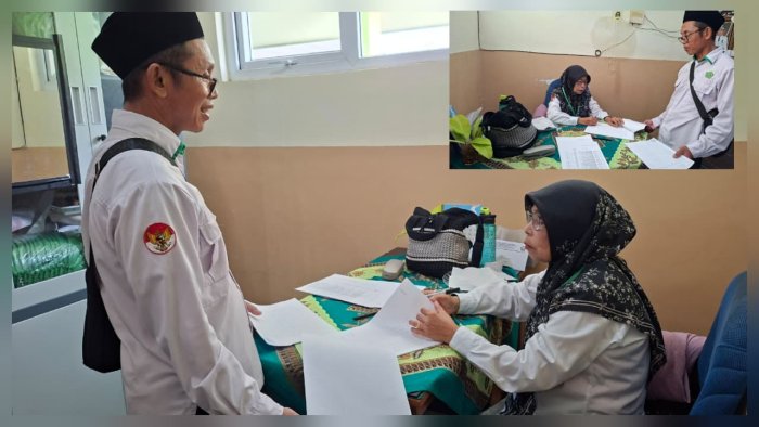 Kepala Madrasah Menandatangani LCKH Guru dan Staf TU