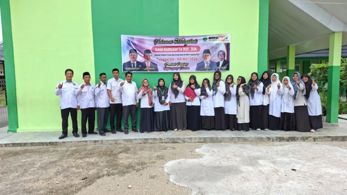 Monitoring Ujian Madrasah, Pengawas Kemenag Batang Hari Tinjau MIN 4 Batang Hari Monitoring Ujian Madrasah, Pengawas Kemenag Batang Hari Tinjau MIN 4 Batang Hari