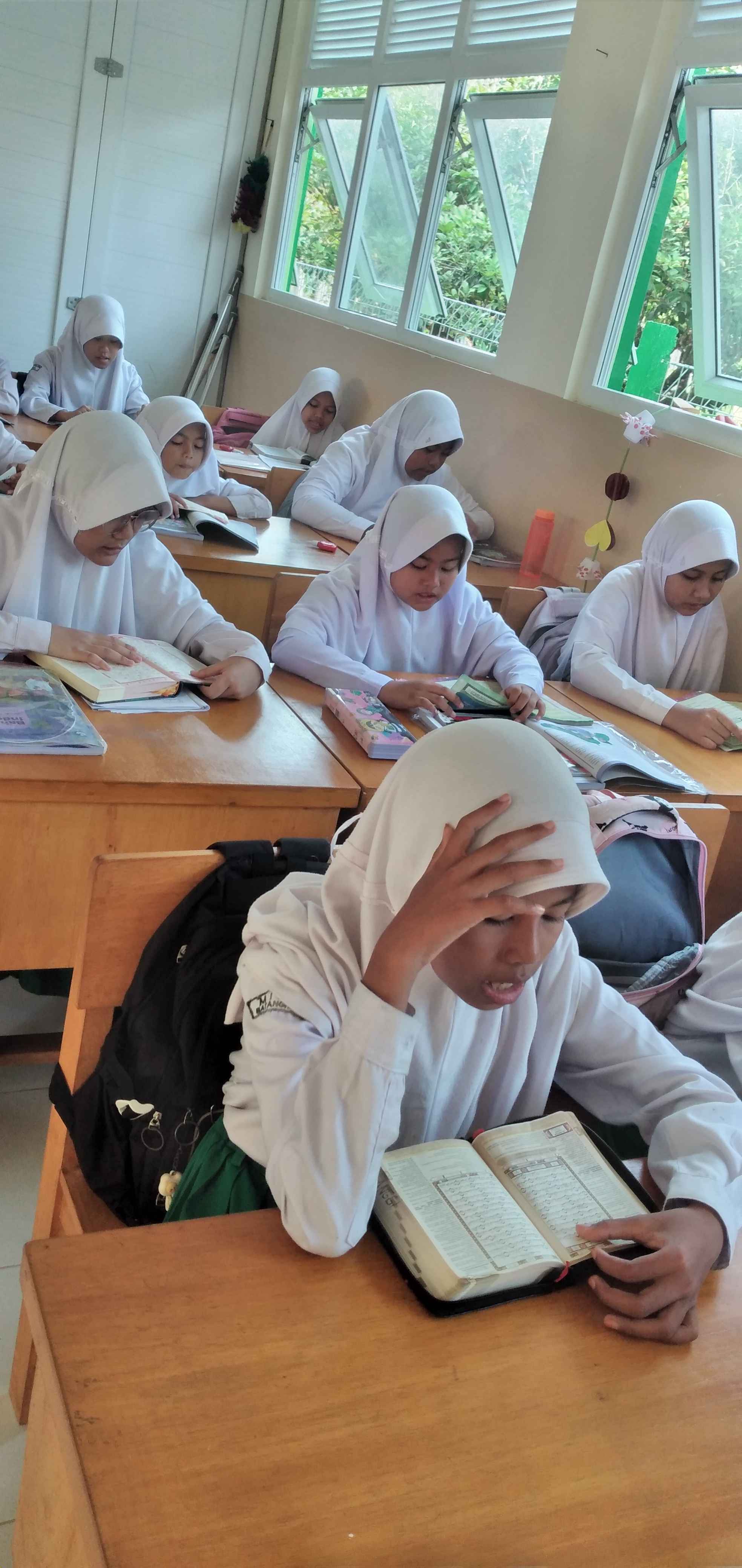 Mulai Hari dengan Al-Qur'an: Program Tahfiz di MIN 4 Batang Hari