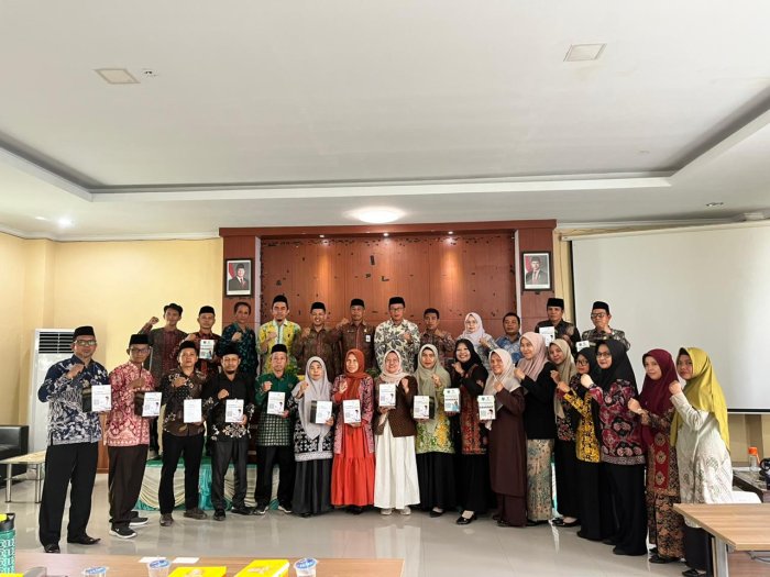 Kepala Madrasah Hadiri Penandatanganan Perjanjian Kerja Sama BAZNAS di Kantor Kemenag Kepala Madrasah Hadiri Penandatanganan Perjanjian Kerja Sama BAZNAS di Kantor Kemenag