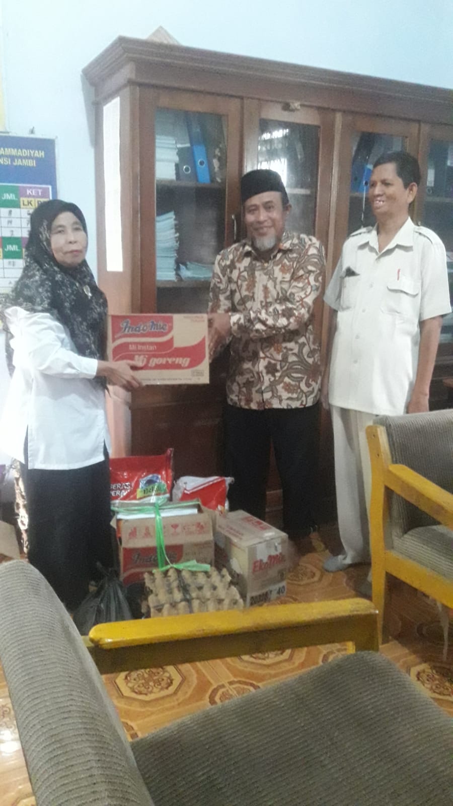 MIN 4 Batang Hari Serahkan Paket Ramadhan ke Panti Asuhan Putra Muhammadiyah