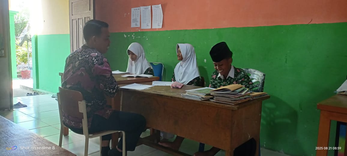 Guru MIN 4 Batang Hari Latih Siswa Hadapi Olimpiade Madrasah Indonesia (OMI) 2025