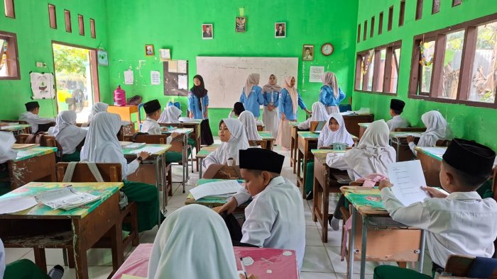 Implementasi Media Pembelajaran Calon Guru PGSD di Kelas IV B MIN 4 Batang Hari