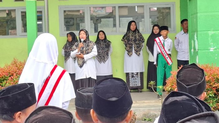 MIN 4 Batang Hari Laksanakan Upacara Bendera dengan Amanat Menyambut Ramadan