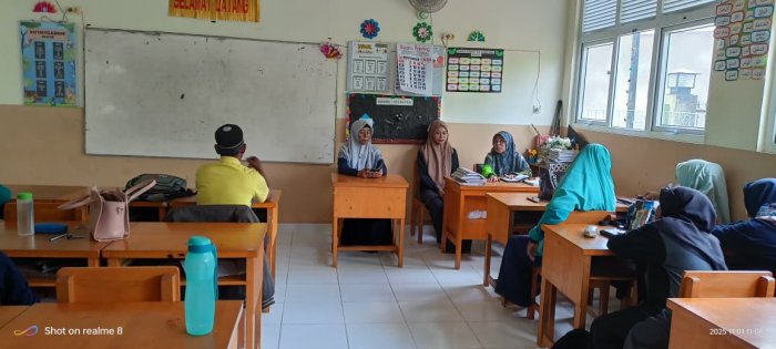 MIN 4 Batang Hari Gelar Rapat Bulanan Bahas Kurikulum Cinta, Dipimpin Kepala Madrasah Ramlina, S.Pd.I., M.Pd.I.