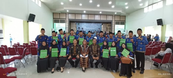 Dua ASN PPPK Tahap 2 MIN 4 Batang Hari Resmi Dilantik di Gedung Asrama Haji Kota Jambi Dua ASN PPPK Tahap 2 MIN 4 Batang Hari Resmi Dilantik di Gedung Asrama Haji Kota Jambi