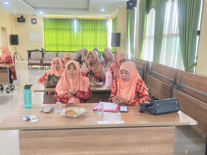 Kepala Madrasah MIN 4 Batang Hari Ikuti Pertemuan Rutin DWP Kabupaten Batang Hari di Kantor Kementrian Agama Kepala Madrasah MIN 4 Batang Hari Ikuti Pertemuan Rutin DWP Kabupaten Batang Hari di Kantor Kementrian Agama