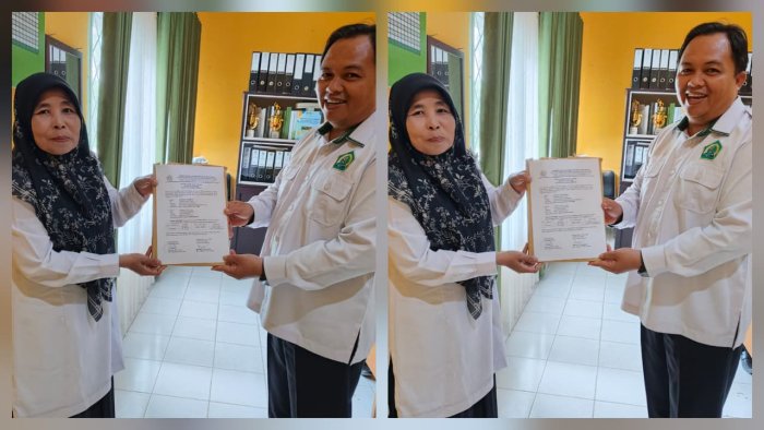 Kepala MIN 4 Batang Hari Ambil Blanko Ijazah di Ruang Kasi Penmad Kemenag Batang Hari Kepala MIN 4 Batang Hari Ambil Blanko Ijazah di Ruang Kasi Penmad Kemenag Batang Hari
