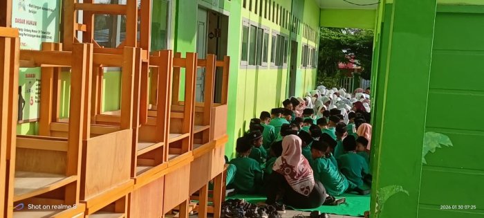 MIN 4 Batang Hari Gelar Yasinan Rutin untuk Tingkatkan Keimanan dan Kebersamaan