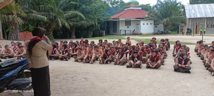 Semangat Kebersamaan, Siswa MIN 4 Batang Hari Ikuti Kegiatan Ekstrakurikuler Pramuka