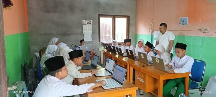 Pelaksanaan ANBK Hari Kedua di Madrasah Berjalan Lancar Pelaksanaan ANBK Hari Kedua di Madrasah Berjalan Lancar