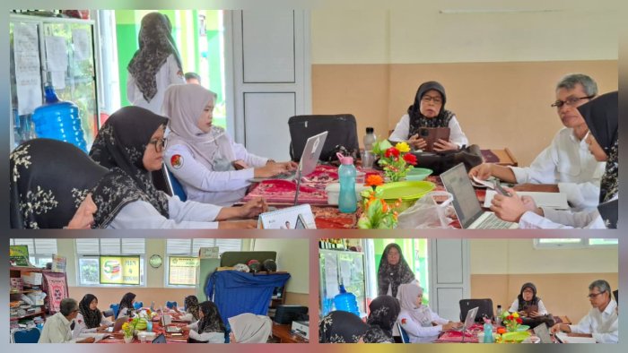 Guru MIN 4 Batang Hari Input Nilai Siswa Melalui Aplikasi RDM Guru MIN 4 Batang Hari Input Nilai Siswa Melalui Aplikasi RDM