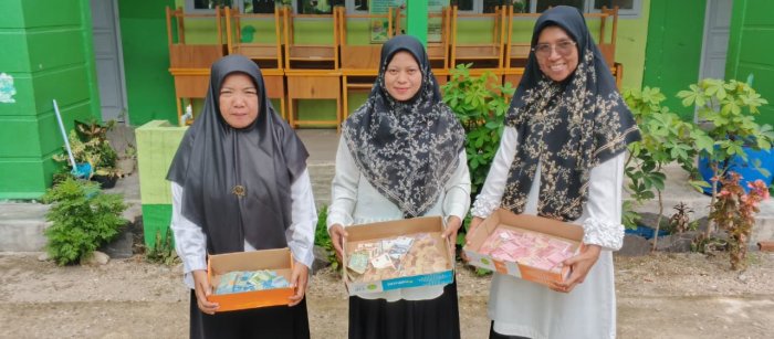 MIN 4 Batang Hari Gelar Aksi Peduli Korban Banjir dan Tanah Longsor di Sumbar, Sumut, dan Aceh MIN 4 Batang Hari Gelar Aksi Peduli Korban Banjir dan Tanah Longsor di Sumbar, Sumut, dan Aceh