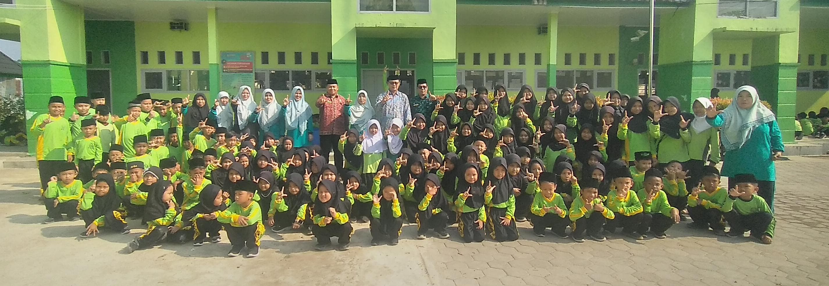 Sambut Hari Anak Nasional, MIN 4 Batang Hari Dikunjungi Kakan Kemenag Baru