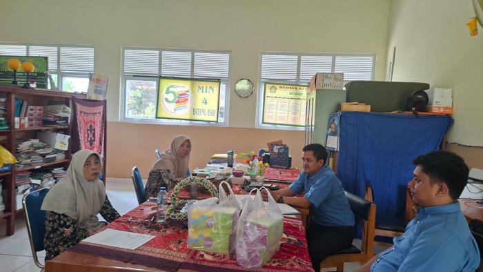 Pihak Penerbit Erlangga Kunjungi MIN 4 Batang Hari, Perkuat Kerja Sama Pengembangan Bahan Ajar