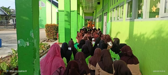 Yasinan Rutin MIN 4 Batang Hari Tingkatkan Keimanan Siswa Yasinan Rutin MIN 4 Batang Hari Tingkatkan Keimanan Siswa