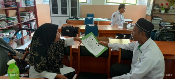 Kepala Madrasah MIN 4 Batang Hari dan Waka Kurikulum Bahas Pelaksanaan Supervisi Akademik