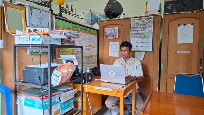 Staf Tata Usaha Cetak LCKH Bulanan Guru dan Staf TU Staf Tata Usaha Cetak LCKH Bulanan Guru dan Staf TU