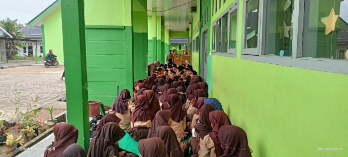 Yasinan Rutin di MIN 4 Batang Hari, Pererat Kebersamaan dan Tingkatkan Keimanan Warga Madrasah
