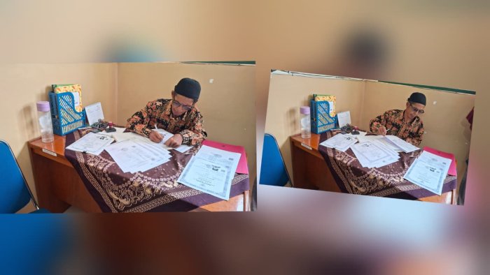 Staf TU Ramlan Legalisir Ijazah Siswa MIN 4 Batang Hari Staf TU Ramlan Legalisir Ijazah Siswa MIN 4 Batang Hari