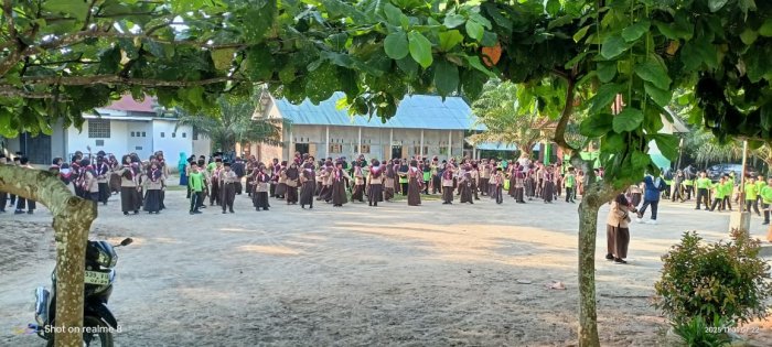 Senam Pagi Rutin di MIN 4 Batang Hari Tingkatkan Semangat dan Kebugaran Warga Madrasah