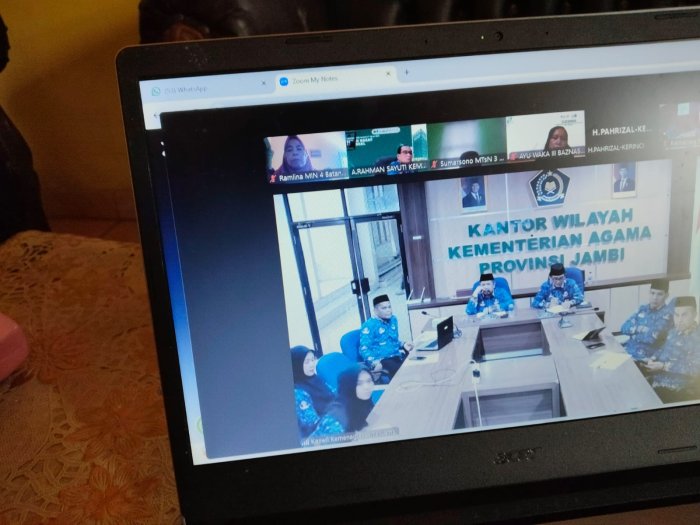 Kepala MIN 4 Batang Hari Ikuti Zoom Kanwil Jambi Bahas Persiapan Lebaran Yatim dan Disabilitas 2026 Kepala MIN 4 Batang Hari Ikuti Zoom Kanwil Jambi Bahas Persiapan Lebaran Yatim dan Disabilitas 2026