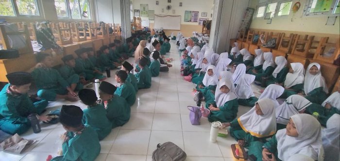 Siswa dan Guru MIN 4 Gelar Makan Bersama Menyambut Bulan Suci Ramdhan