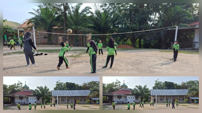 Siswa Kelas III B MIN 4 Batang Hari Bermain Voli di Lapangan Sekolah Siswa Kelas III B MIN 4 Batang Hari Bermain Voli di Lapangan Sekolah