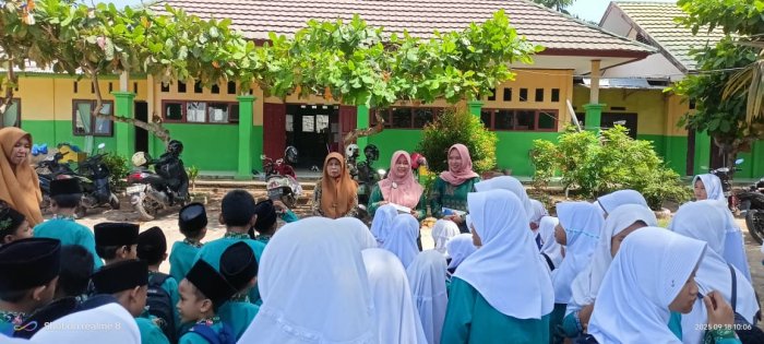 Puskesmas Muara Bulian Bagikan Obat Cacing di MIN 4 Batang Hari Puskesmas Muara Bulian Bagikan Obat Cacing di MIN 4 Batang Hari