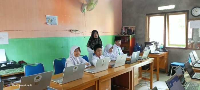 Hari Pertama ANBK di MIN 4 Batang Hari: Siswa Ikuti Literasi Membaca dan Survei Karakter Hari Pertama ANBK di MIN 4 Batang Hari: Siswa Ikuti Literasi Membaca dan Survei Karakter